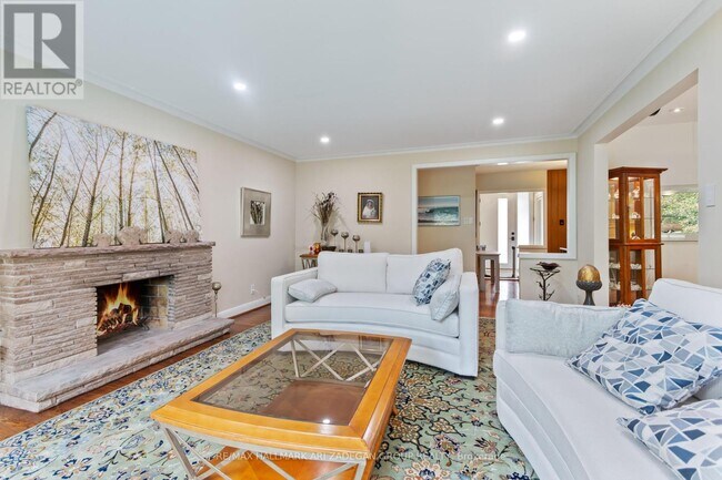 Photo du bâtiment - 195 Burbank Dr