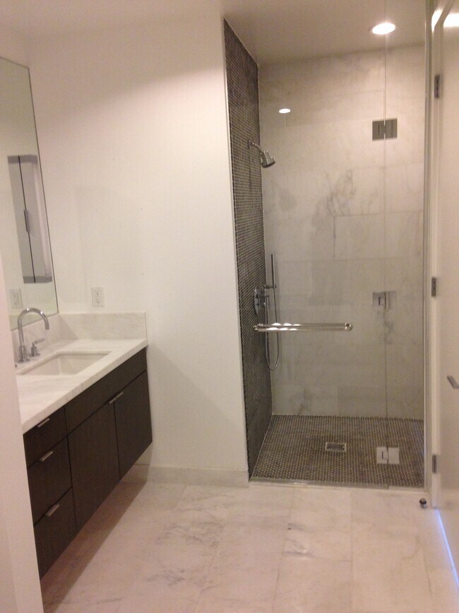 Huge walk-in shower - 1705 Ocean Ave