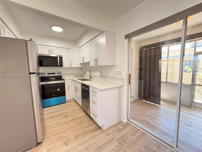 Foto del edificio - 801 SW 7th St