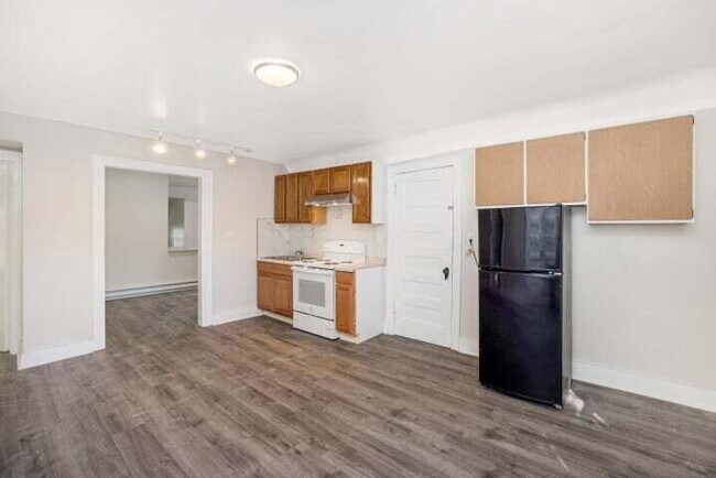 Foto del edificio - 2722 N Stowell Ave