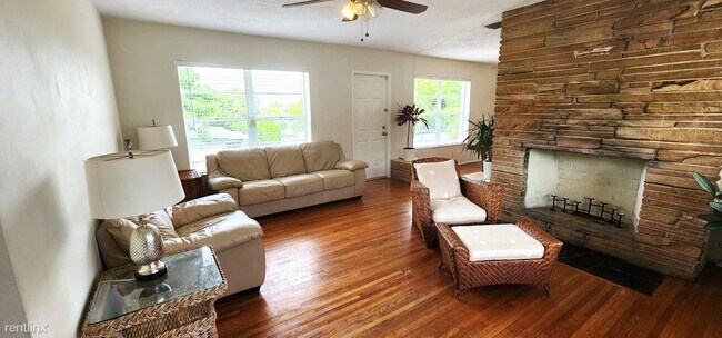 Foto del edificio - 3 br, 2.5 bath House - 3801 Westview Ave