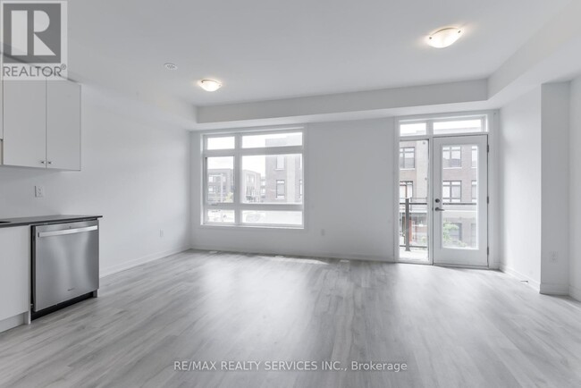 Building Photo - 5 Lachine St