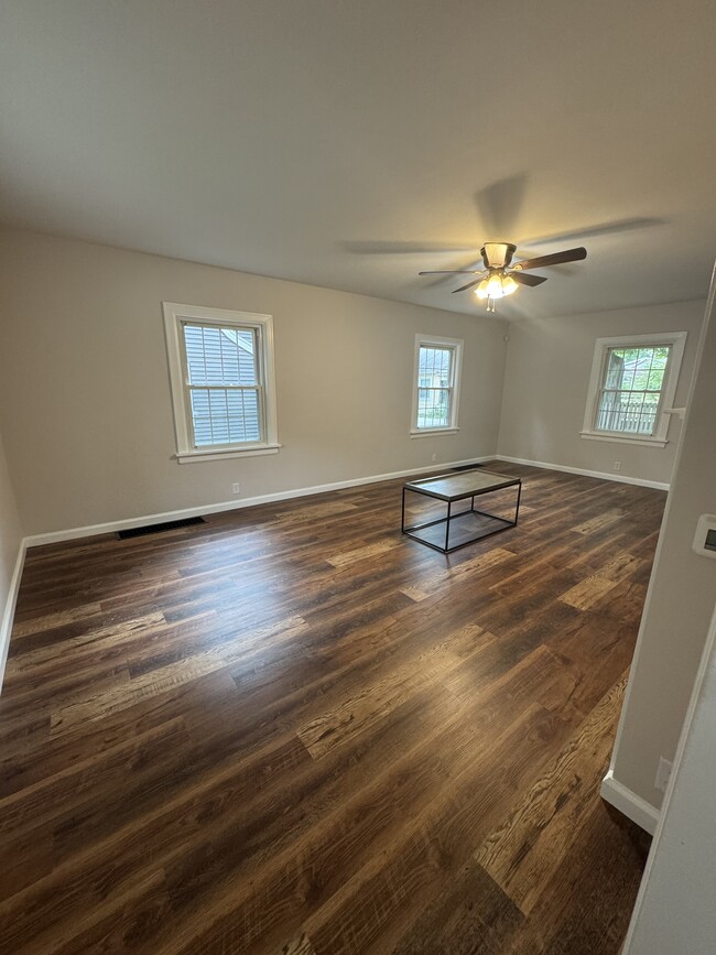 Building Photo - 809 Vine St