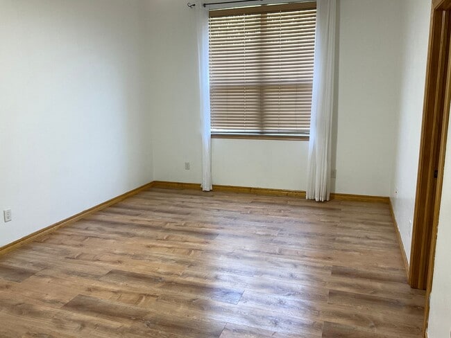 Building Photo - 513 SW 155th Ct
