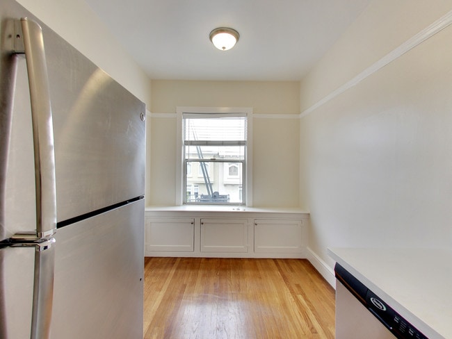 Building Photo - 3055 Gough St