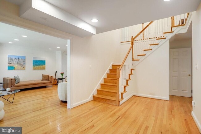 Foto del edificio - 6604 Kenhill Rd