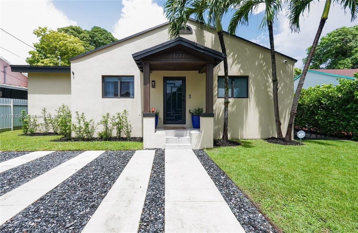 Foto principal - 1747 NW 31st St