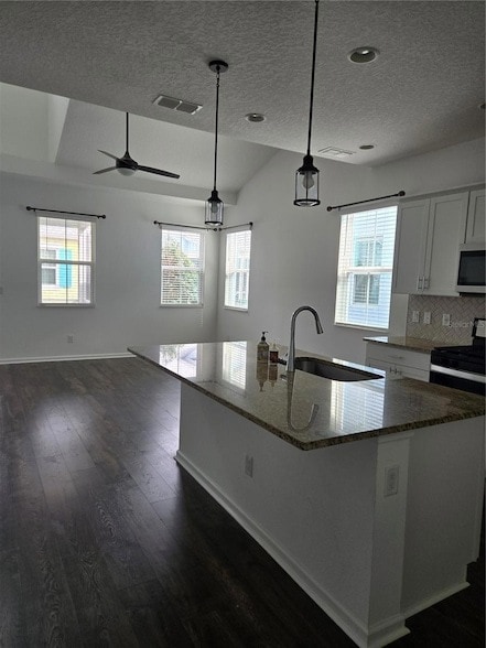 Building Photo - 562 Landshark Blvd