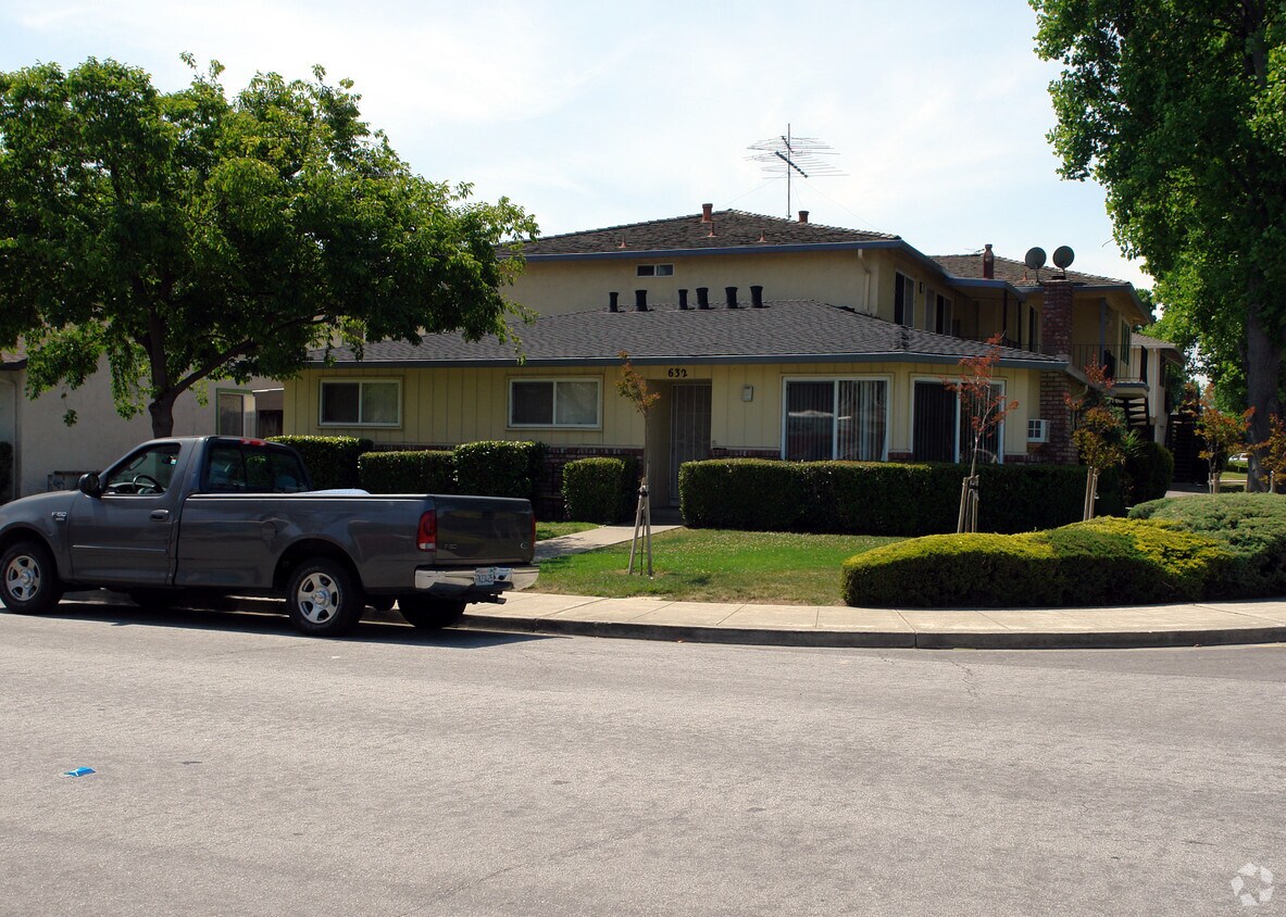 Primary Photo - 632 E Olive Ave