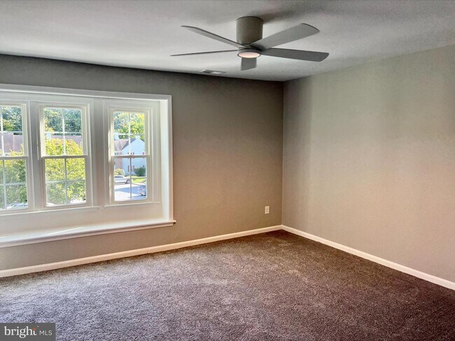 Building Photo - 308 Everest Cir