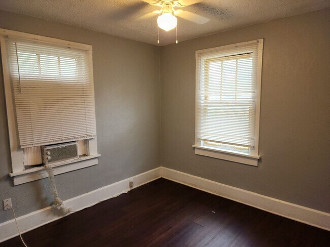 Foto del edificio - 1363-1363 1/2 15th St S