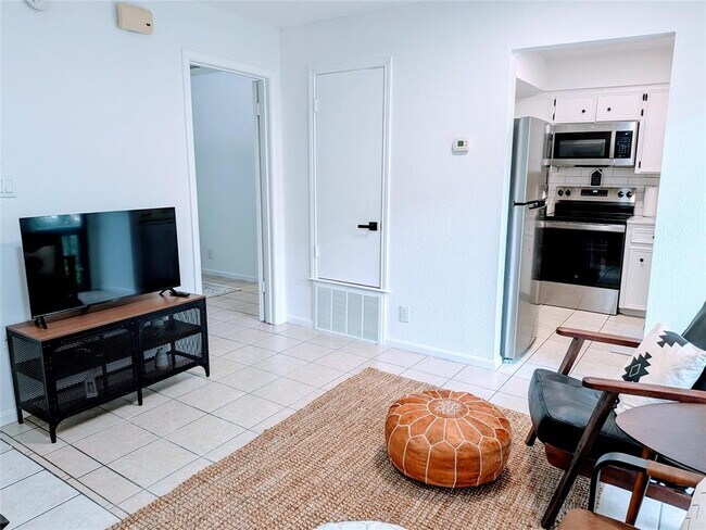 Foto del edificio - 905 E 51st St