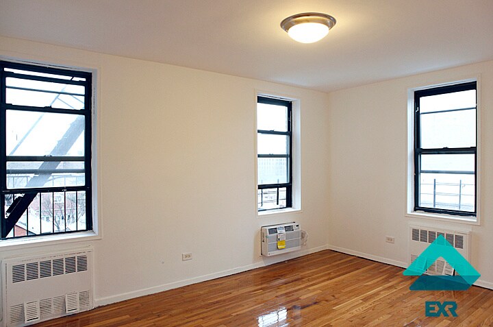 Building Photo - 1535 E 14th St