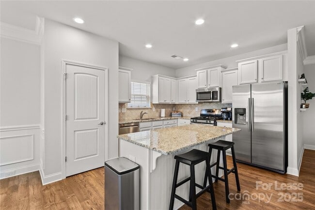 Building Photo - 108 Fleming Dr