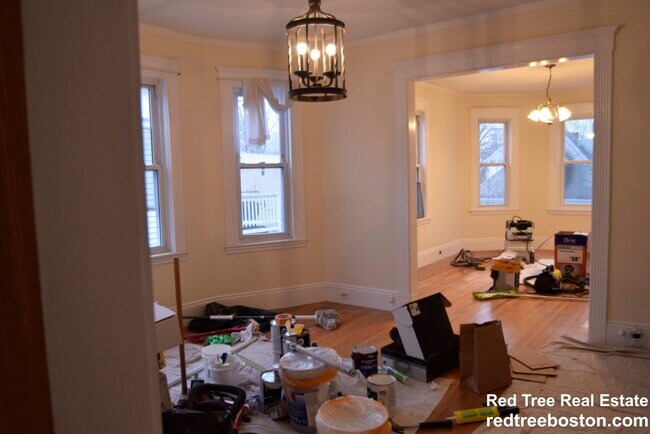 Building Photo - 39 Montfern Ave