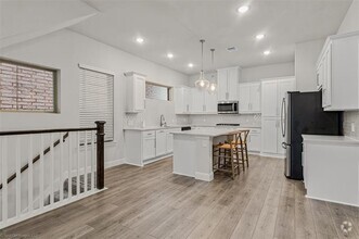 Building Photo - 2236 Palomino St