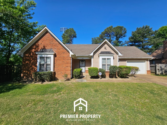 Modern 3BR/2BA with Soaring Vaulted Ceilings | Fireplace, Garage & Deck - Modern 3BR/2BA with Soaring Vaulted Ceilings | Fireplace, Garage & Deck