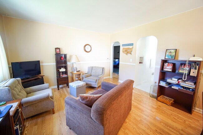 Foto del edificio - 1310 W 7th St
