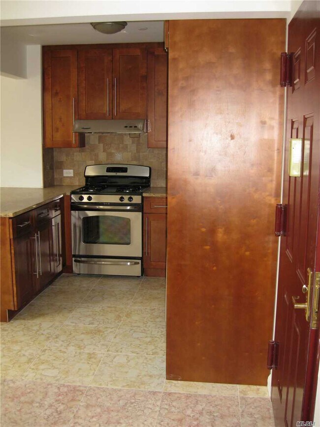 Foto del edificio - 146-27 Beech Ave