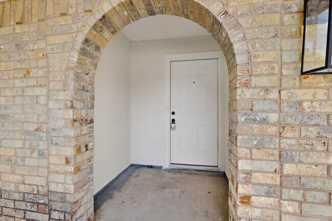 Foto del edificio - 903 Ravenswood Dr