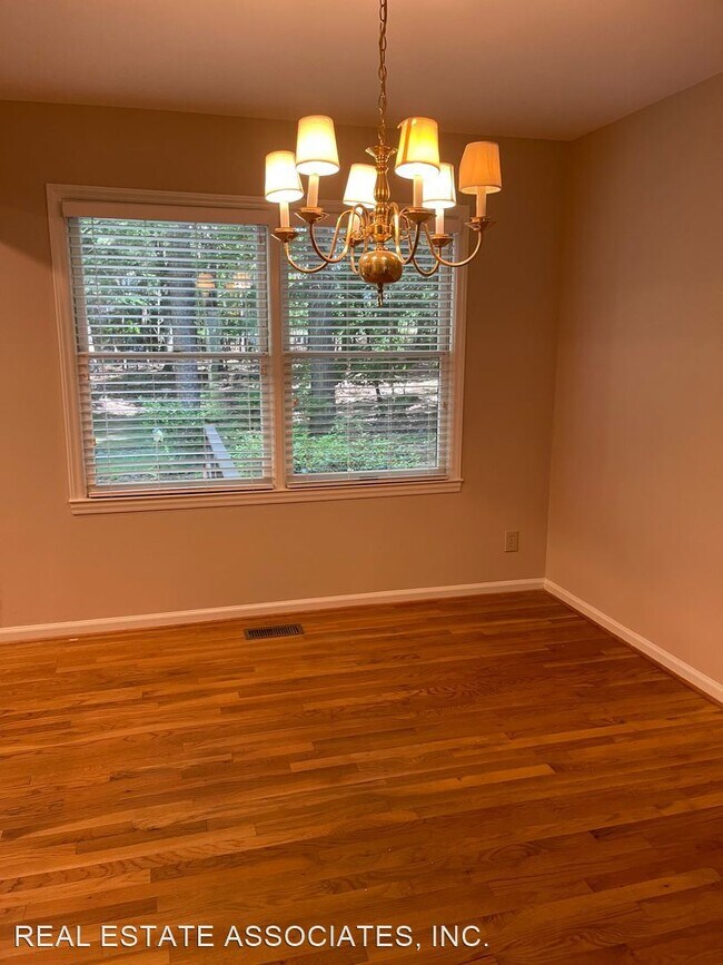 Building Photo - 3 br, 2 bath House - 7 Lark Circle