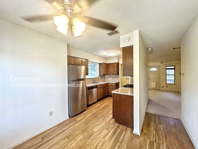 Building Photo - 8309 Wexford Dr