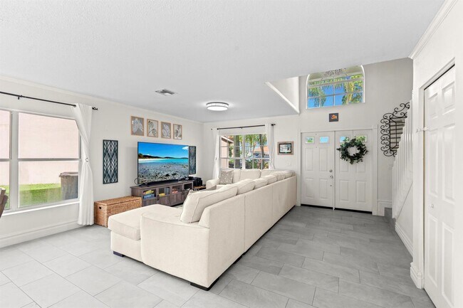 Building Photo - 1497 S Club Dr