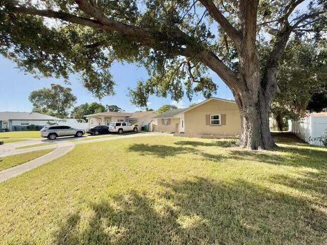 Building Photo - 6943 Buhrley Terrace N