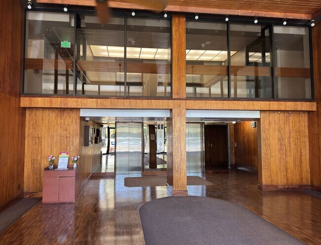 Foto del edificio - 2724 Kahoaloha Ln