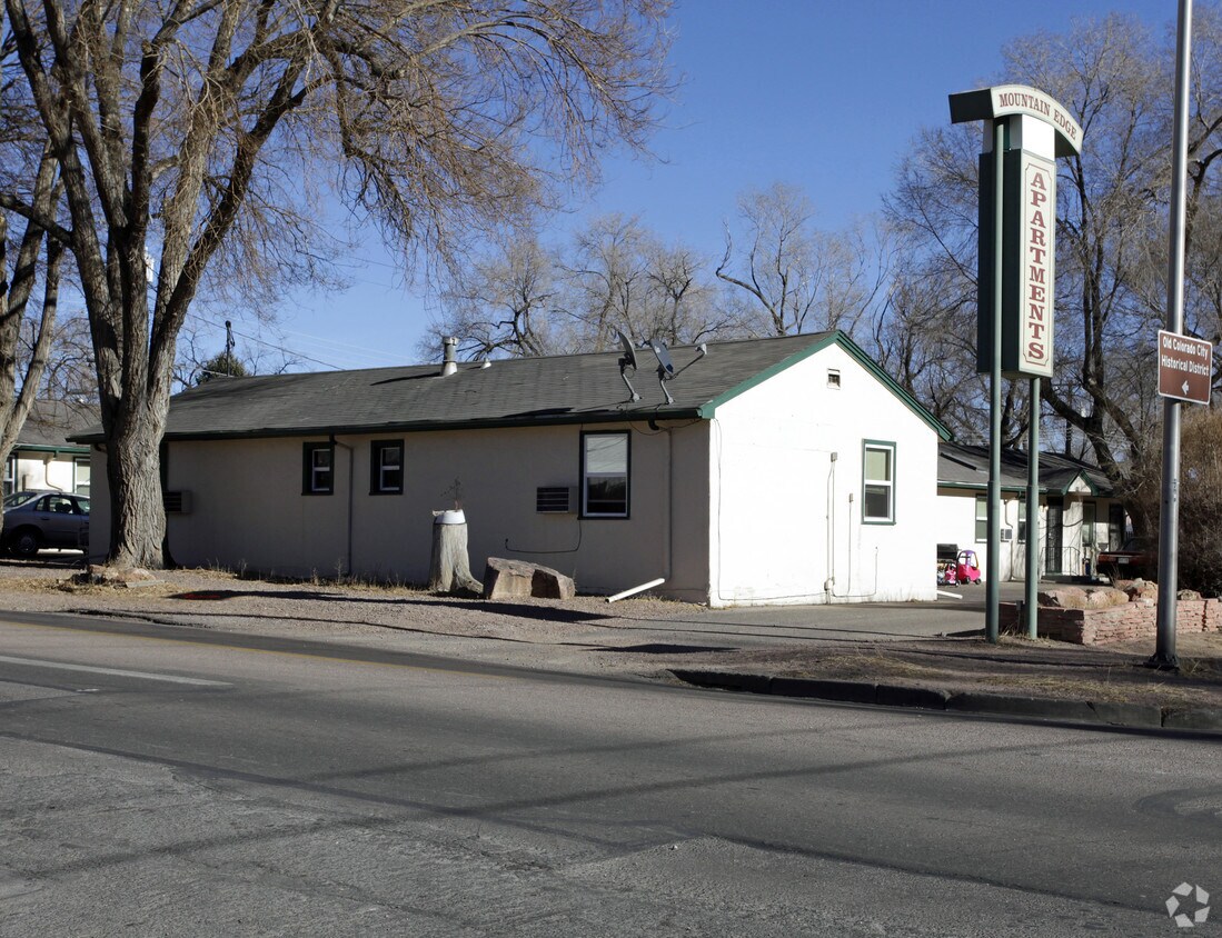 Building Photo - 2032 W Cucharras St