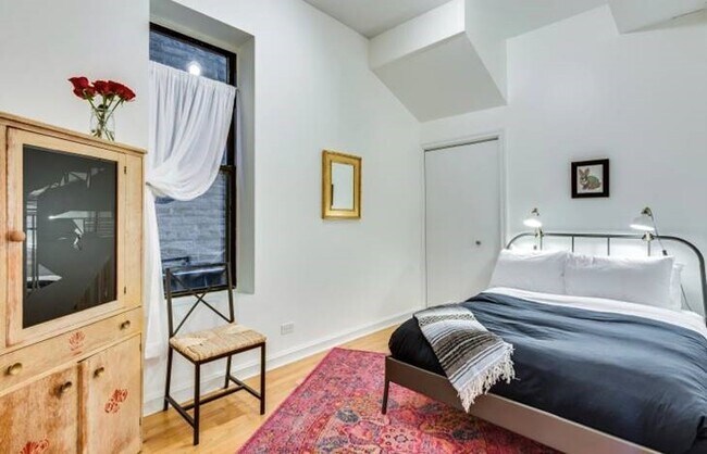 Foto del edificio - 1632 N Winchester Ave