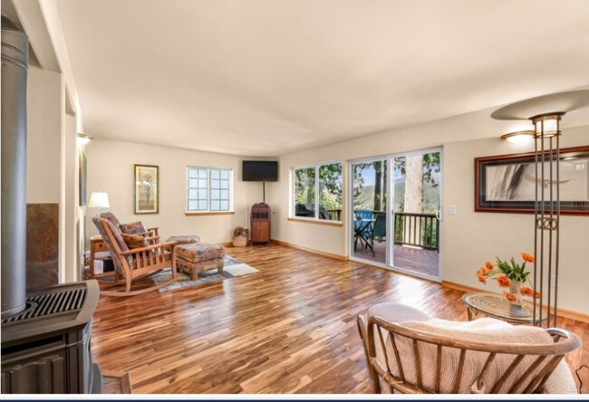 Building Photo - 14 Rose Ridge Loop
