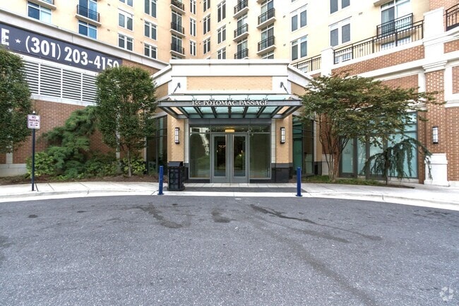 Building Photo - 155 POTOMAC