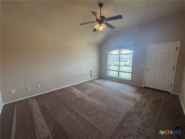 Foto del edificio - 4205 Cambridge Dr