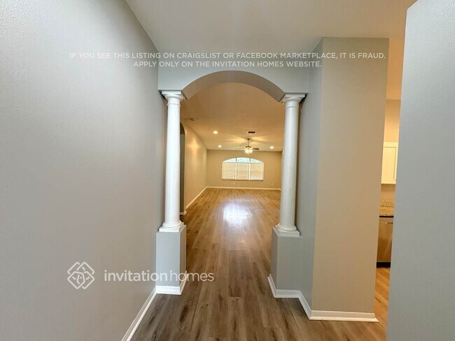 Foto del edificio - 5902 Falconpark Ct