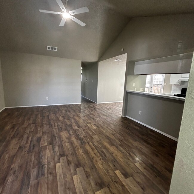 Building Photo - 6603 Deatonhill Dr