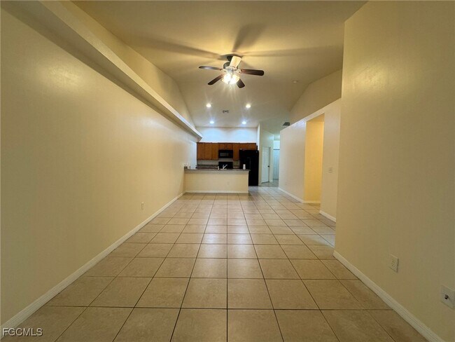 Foto del edificio - 409 Nicholas Pkwy W