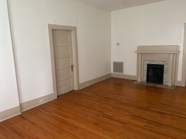 Building Photo - ?1704 18th Street -Walk to Lakebottom- New...