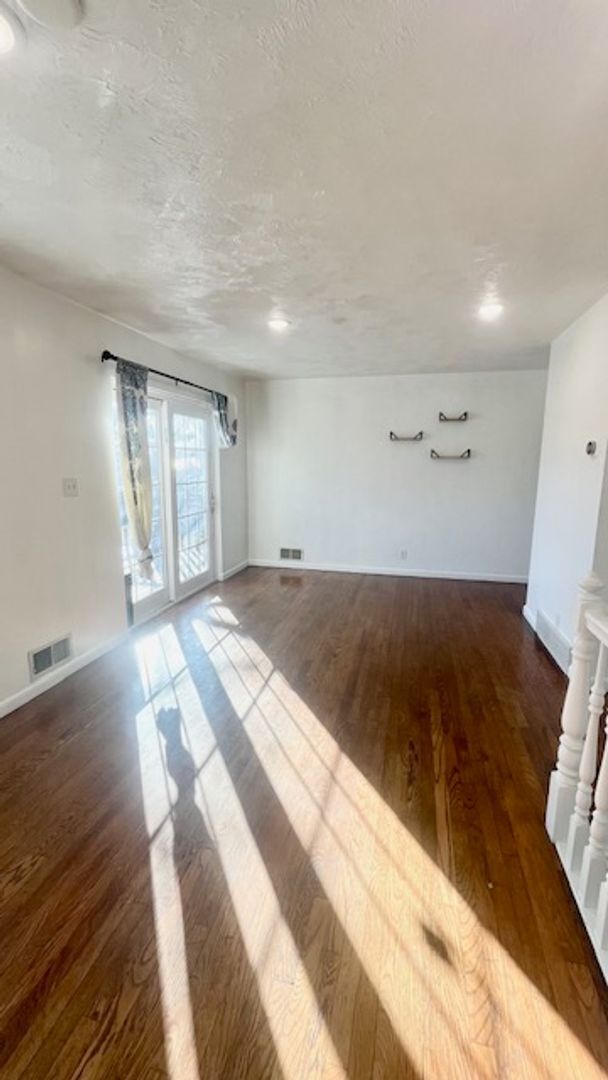 Foto del edificio - 6045 S Jamaica St