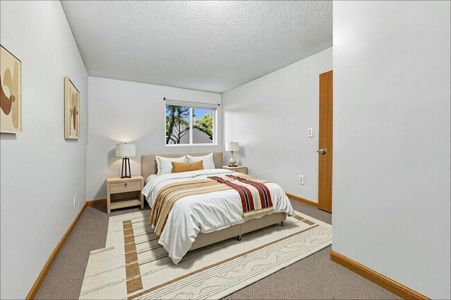 Building Photo - 3914 S Regal St