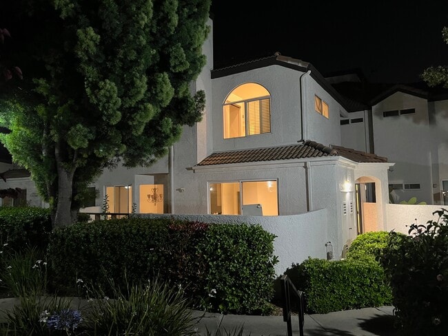 Building Photo - 13133 Le Parc