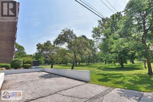 Building Photo - 2144 Pelissier St