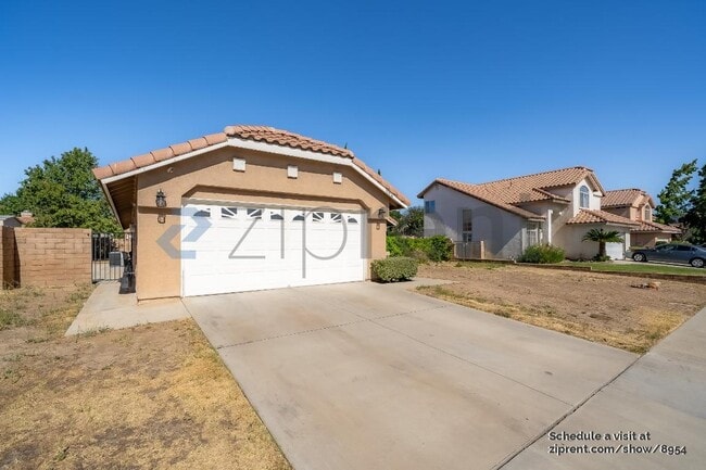 Building Photo - 39821 Milan Dr