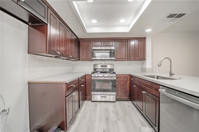 Foto del edificio - 1025 N Tippecanoe Ave