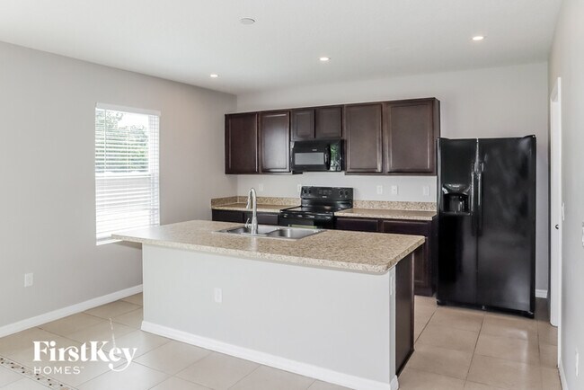 Building Photo - 2154 Sequoia Way