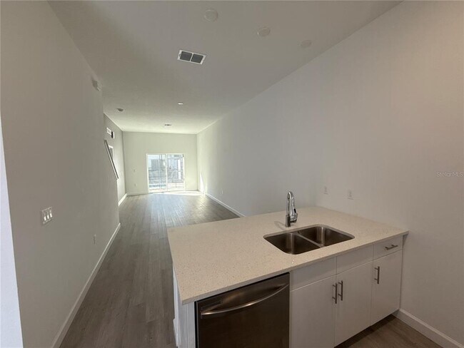 Building Photo - 399 Famagusta Dr