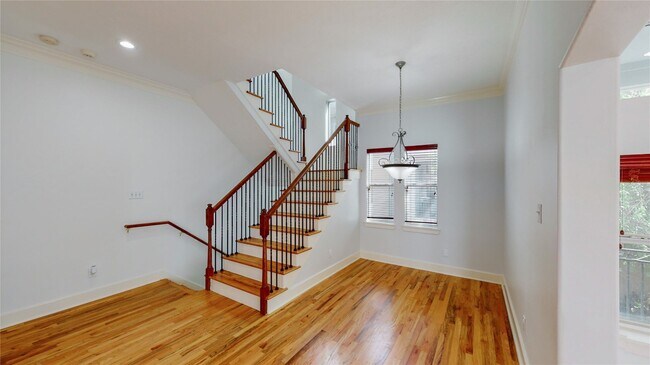 Foto del edificio - 5843 Petty St