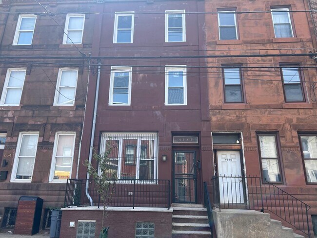 Foto del edificio - 1252 S 15th St