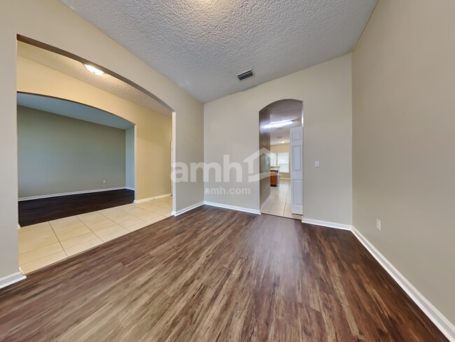 Foto del edificio - 8420 Candlewood Cove Trl