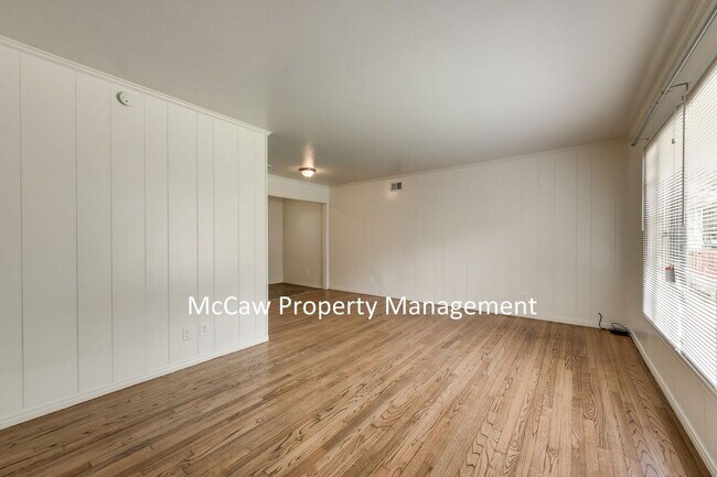 Building Photo - 2149 Utica Dr